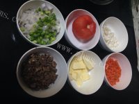 好吃的黑椒牛柳蘑菇焗饭做法图解1)