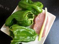 让人怀念的青椒炒肉做法图解1)
