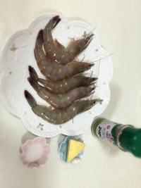 黑椒虾做法图解1)