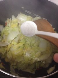 美味的辣炒大白菜做法图解6)