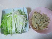 家常菜白菜炒豆干做法图解2)