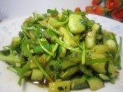 家常菜黄瓜炒青椒