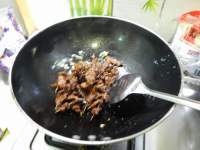 美味的香辣牙签肉做法图解14)