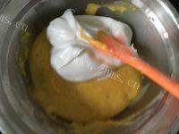 自制香葱肉松蛋糕卷做法图解4)
