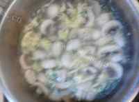 鲜香磨菇汤的做法图解五