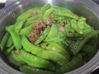 芳香四溢的荷兰豆炒肉做法图解4)