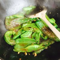 美味的虎皮辣椒做法图解7)
