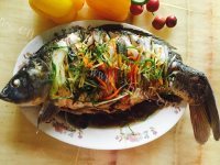 家常菜清蒸鲤鱼
