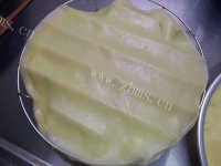 DIY榴莲千层蛋糕做法图解7)