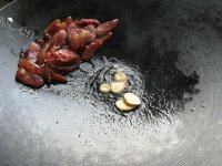 家常菜香肠炒西兰花做法图解9)