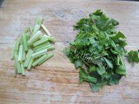 DIY芹菜炒鸡蛋做法图解2)