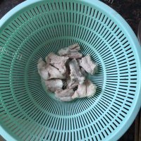 色香味俱全的莲藕排骨汤做法图解7)