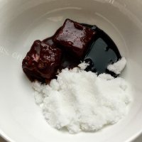 鲜美可口的五花肉炖莲藕做法图解5)