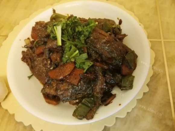 色味俱佳的红烧带鱼