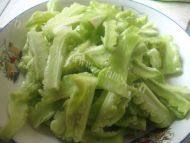 清凉的苦瓜炒肉片做法图解1)