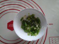 十分好吃之葱油饼做法图解1)
