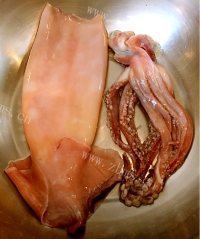 酥炸鱿鱼圈做法图解2)
