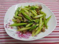 家常菜芦笋炒牛肉