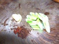 家常菜雪里蕻炒黄豆做法图解4)