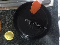 香酥培根水果披萨做法图解3)