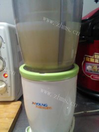 健康的荸荠苹果汁做法图解5)