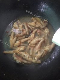 美味的玉米煮鸡爪做法图解5)
