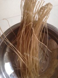 好吃的干粉海带汤做法图解3)