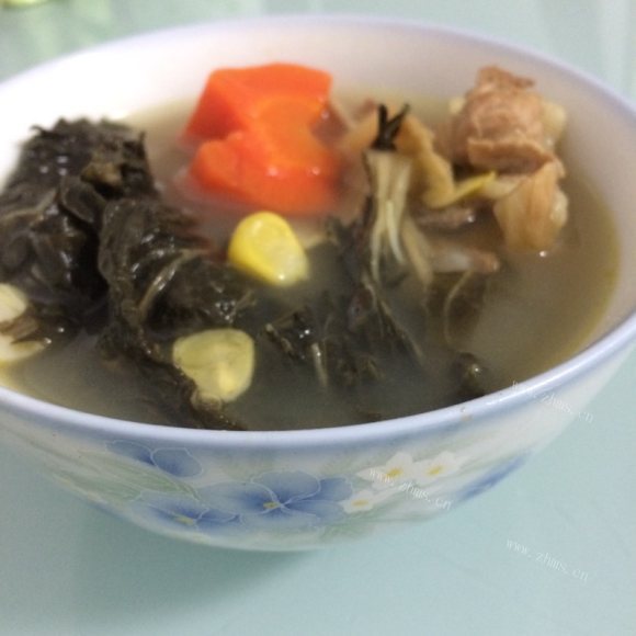 清爽可口的菜干猪骨汤