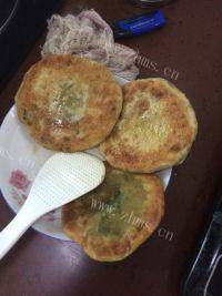 自己做的韭菜馅饼