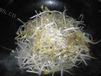 美美厨房之豆芽炒韭菜做法图解5)