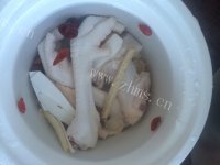 好喝的凤爪汤做法图解2)