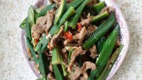 家常菜秋葵炒肉片