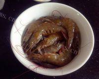美味蒜香虾做法图解1)