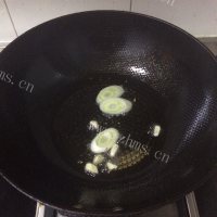 家常菜小白菜炒肉做法图解3)