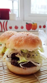 自制牛肉汉堡