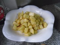 脆嫩可口的肉末土豆丁做法图解5)