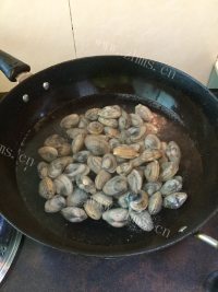 珍馐美味的炒花甲做法图解5)