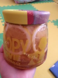 色泽鲜亮的蜂蜜柠檬茶做法图解2)
