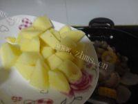 家常菜五花肉炖土豆做法图解5)