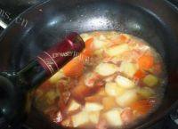 家常菜番茄土豆炖牛肉做法图解9)