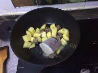 家常菜土豆炖牛肉做法图解3)