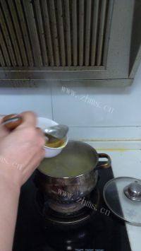 滋养的小米南瓜粥做法图解3)