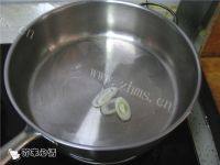 家常菜白菜排骨汤做法图解3)