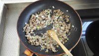 美味的北极虾肉末蒸蛋羹做法图解11)