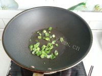 家常菜腊肠炒芦笋做法图解3)