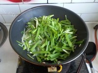 家常菜土豆丝炒韭菜做法图解8)