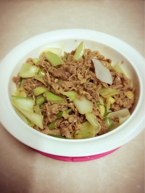 营养丰富的葱爆羊肉