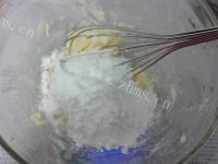 甜美核桃蔓越莓曲奇做法图解2)