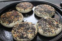 家常豆沙馅发面饼做法图解12)
