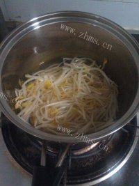 好吃不腻的凉拌豆芽做法图解4)